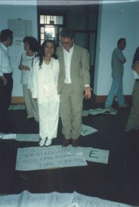 Regina Casé com Peter Fry, no concurso para professor titular, Instituto de Filosofia e Ciências Sociais da UFRJ, 1995