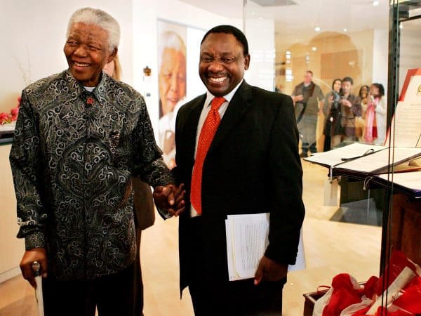 Cyril Ramaphosa com Nelson Mandela, em dezembro de 2013