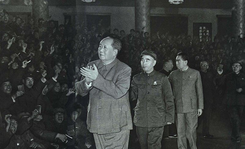 Mao Tsé-tung, Lin Biao e Zhou Enlai visitam soldados em 13 de novembro de 1967. 