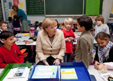 REFUGIADOS NA ALEMANHA: ENTRE A ECONOMIA E A POLÍTICA