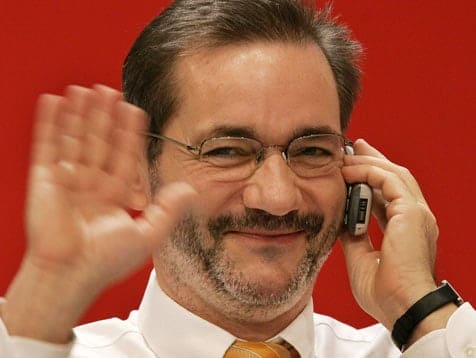 Matthias Platzeck nasceu em Potsdam, na antiga Alemanha Oriental, e participou dos movimentos cívicos que provocaram a queda do Muro de Berlim