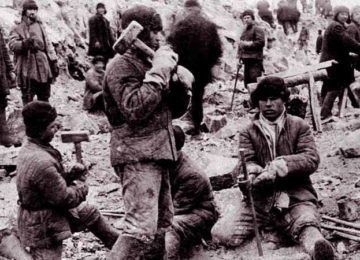 RÚSSIA – REVOLUÇÃO, EXPURGOS E DEPORTAÇÕES