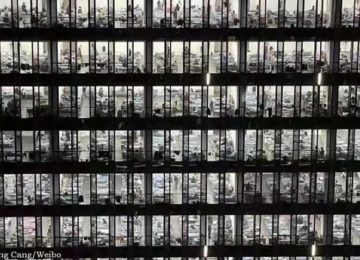 XANGAI, VOZES DE ABRIL